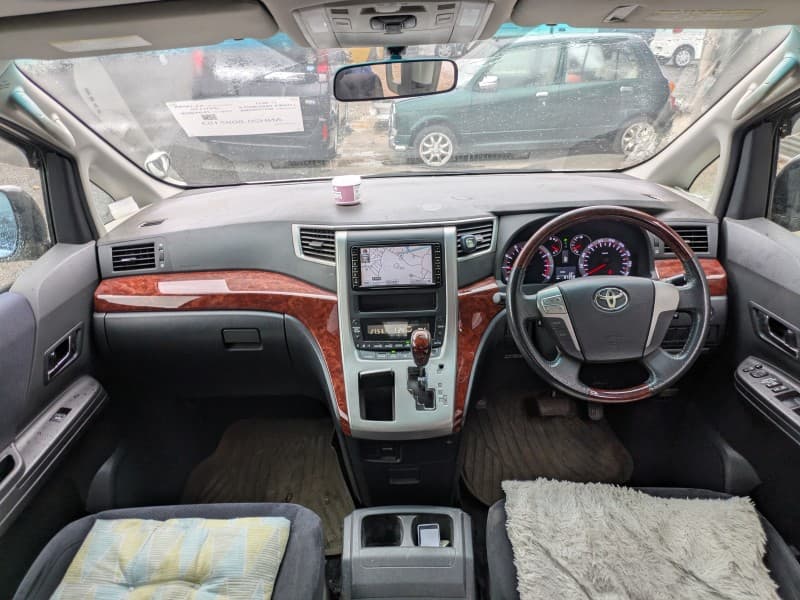 TOYOTA VELLFIRE 2010 1 thumbnail 8