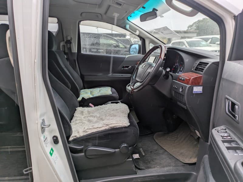 TOYOTA VELLFIRE 2010 1 thumbnail 9