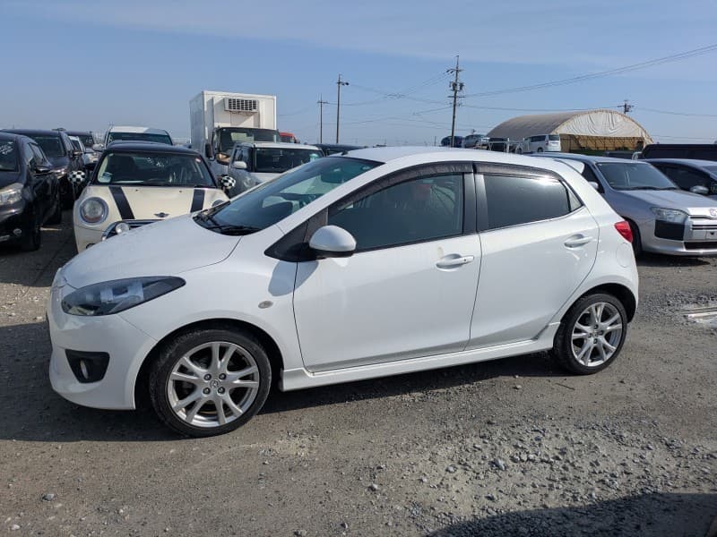 MAZDA DEMIO 2009 1 thumbnail 10