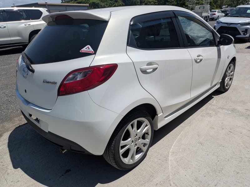 MAZDA DEMIO 2009 3 thumbnail 4