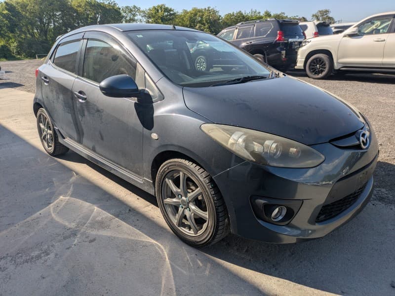 MAZDA DEMIO 2010