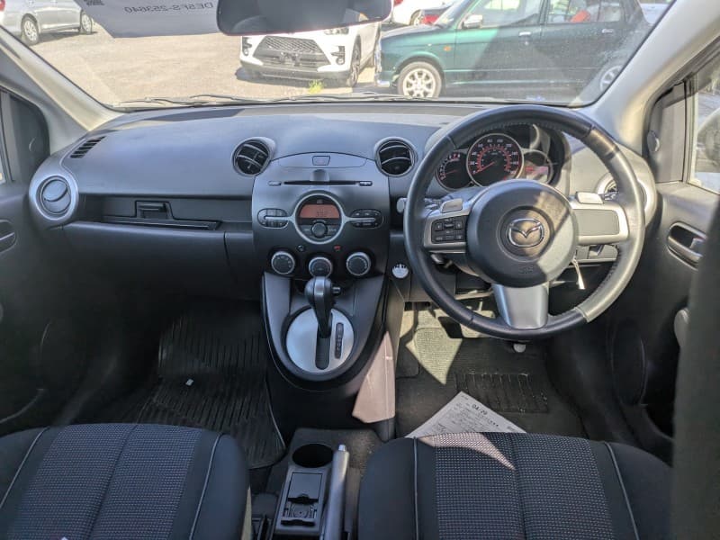 MAZDA DEMIO 2010 5 thumbnail 5