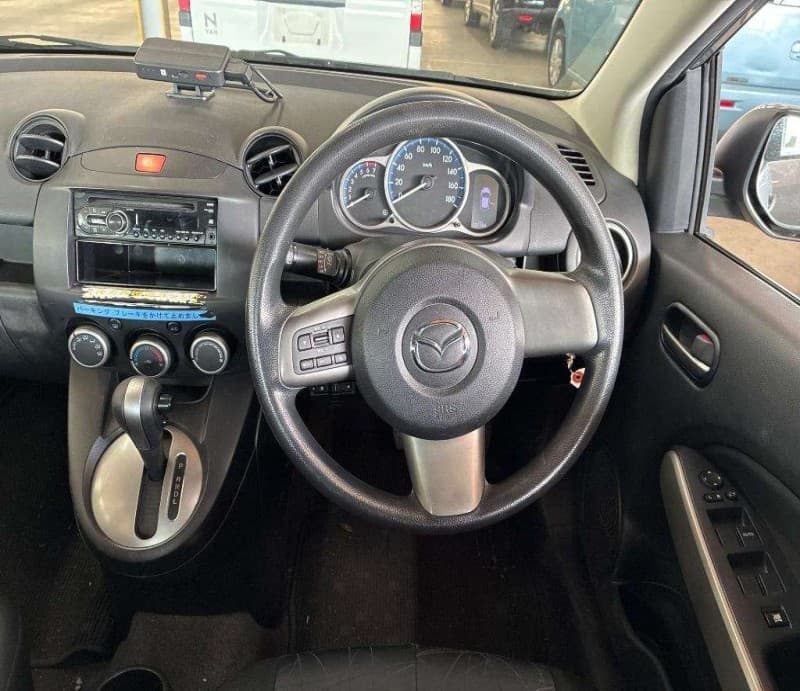 MAZDA DEMIO 2012 12 thumbnail 6