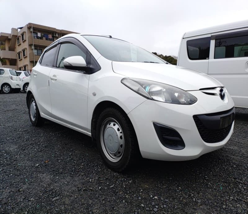 MAZDA DEMIO 2013
