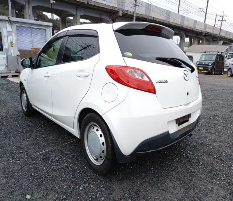 MAZDA DEMIO 2013 3 thumbnail 11