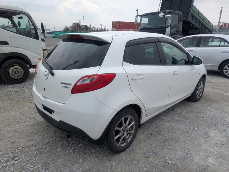 MAZDA DEMIO 2013 6 thumbnail 4