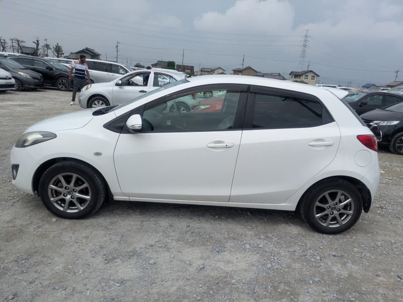 MAZDA DEMIO 2013 6 thumbnail 7