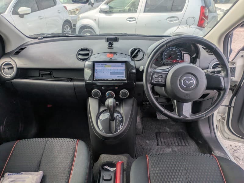 MAZDA DEMIO 2013 7 thumbnail 12
