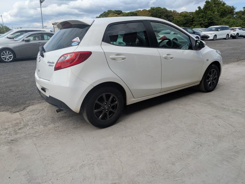 MAZDA DEMIO 2013 8 thumbnail 4