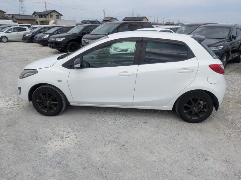 MAZDA DEMIO 2013 8 thumbnail 16