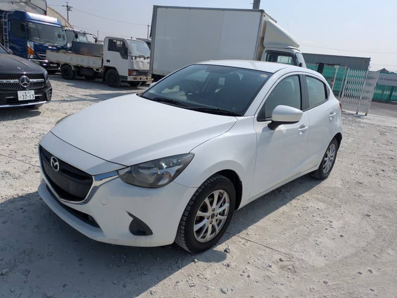 MAZDA DEMIO 2015 4 thumbnail 3