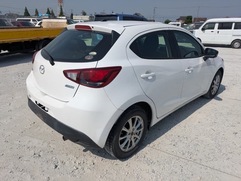 MAZDA DEMIO 2015 4 thumbnail 4