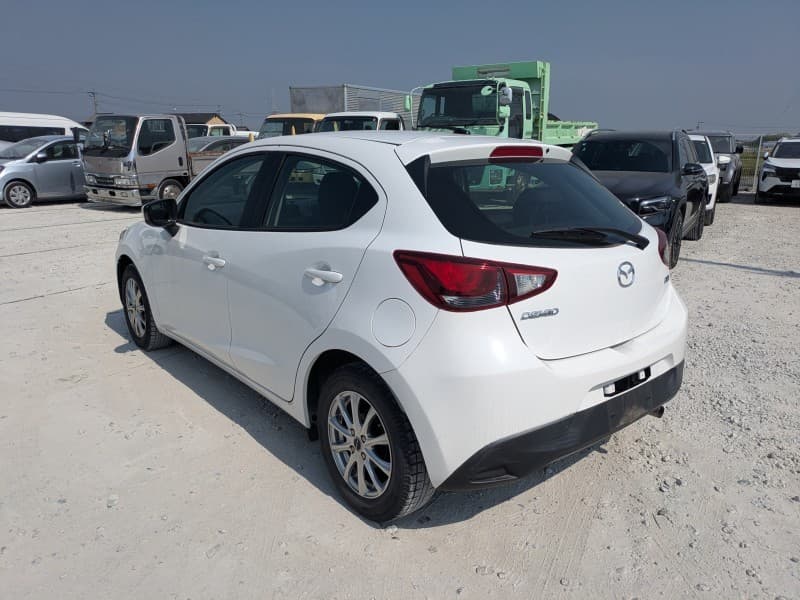 MAZDA DEMIO 2015 4 thumbnail 6