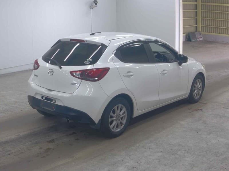 MAZDA DEMIO 2015 7 thumbnail 3