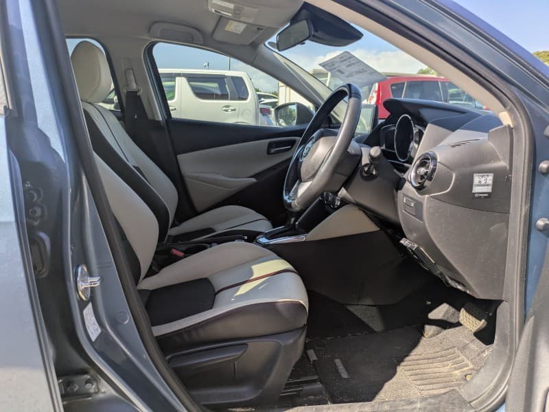MAZDA DEMIO 2015 10 thumbnail 6