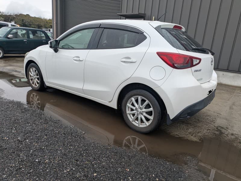 MAZDA DEMIO 2015 2 thumbnail 6