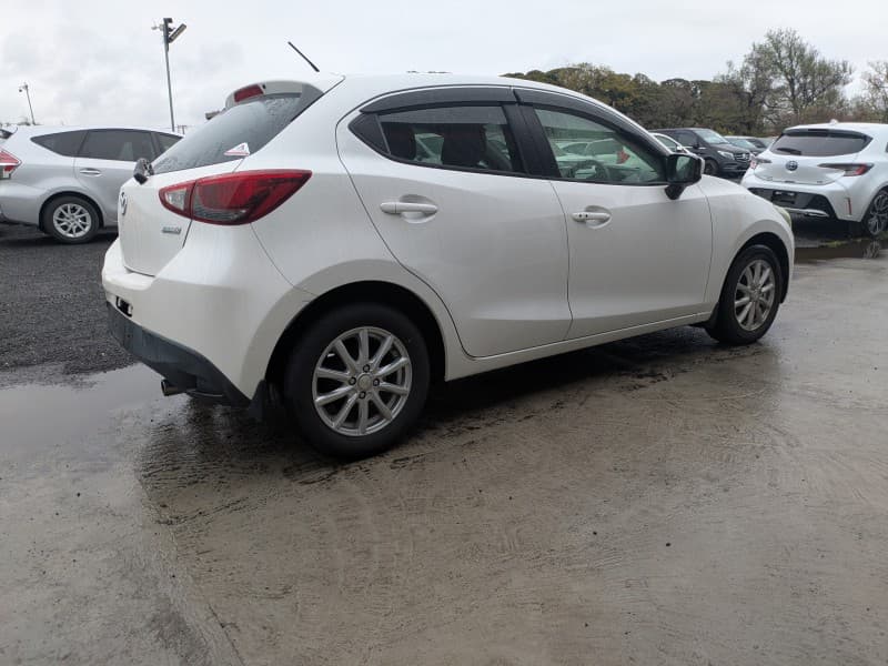 MAZDA DEMIO 2015 2 thumbnail 7