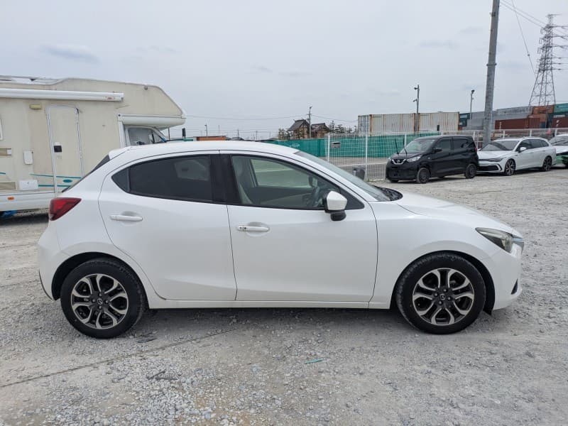 MAZDA DEMIO 2015 9 thumbnail 12