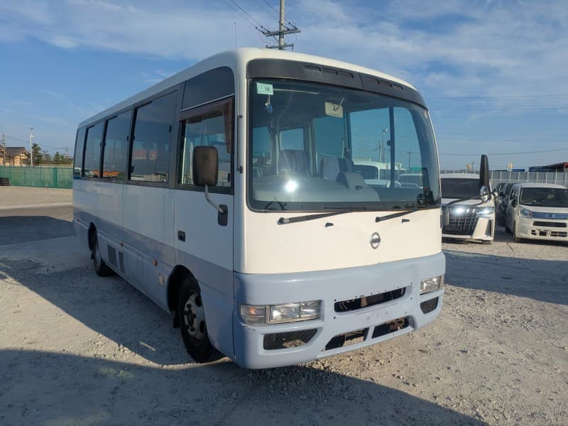 NISSAN CIVILIAN 2011