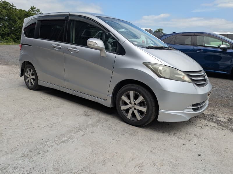 HONDA FREED 2010