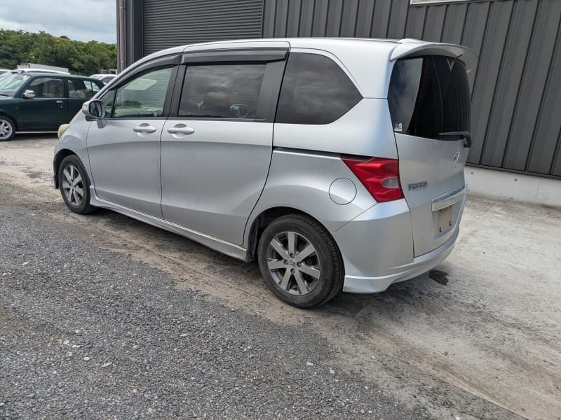 HONDA FREED 2010 4 thumbnail 3