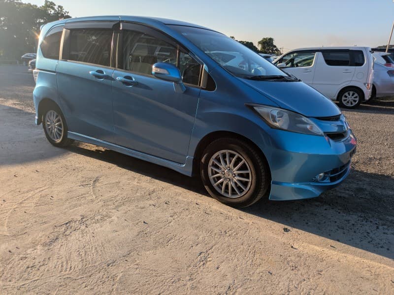 HONDA FREED 2011
