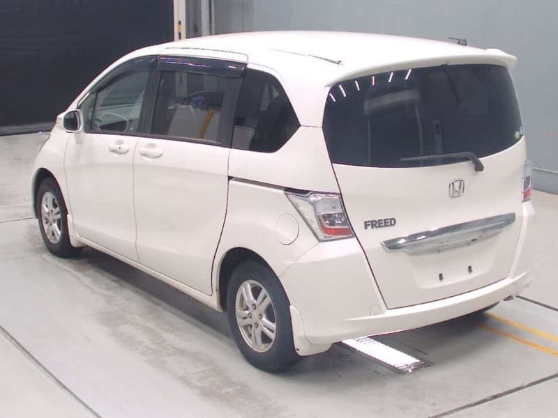 HONDA FREED 2012 3 thumbnail 4