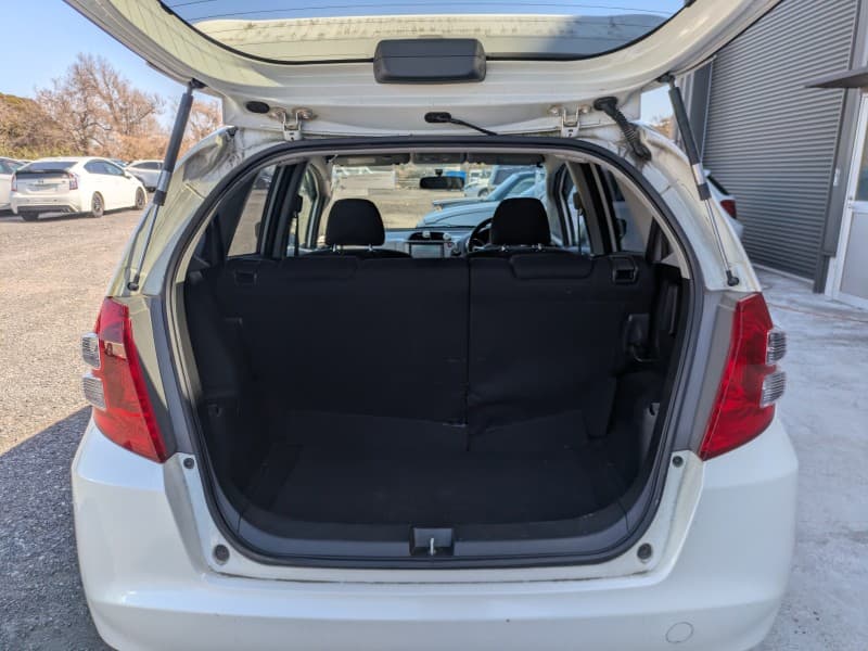 HONDA FIT 2010 12 thumbnail 11
