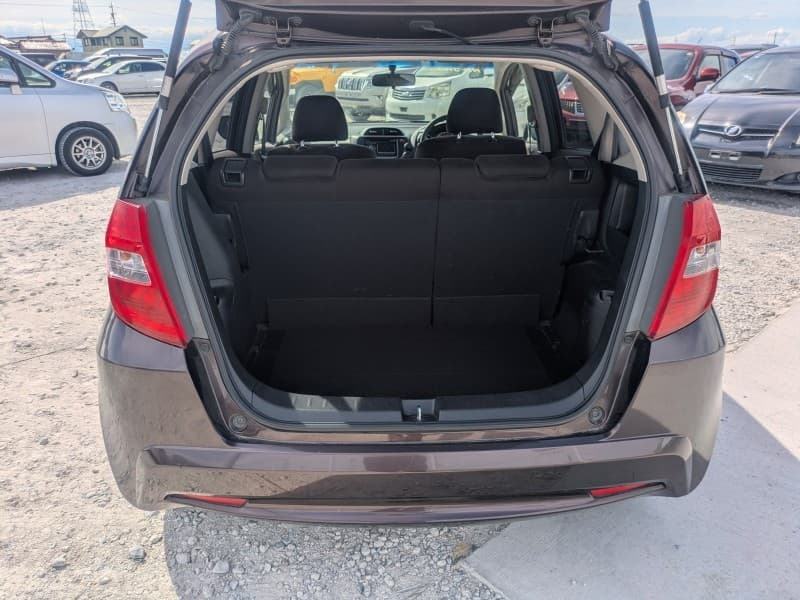 HONDA FIT 2011 12 thumbnail 9