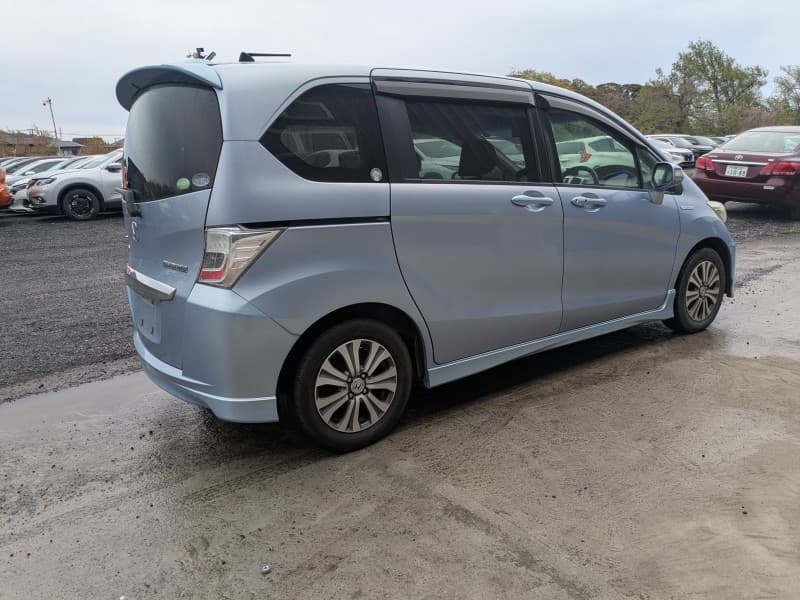 HONDA FREED 2011 12 thumbnail 7
