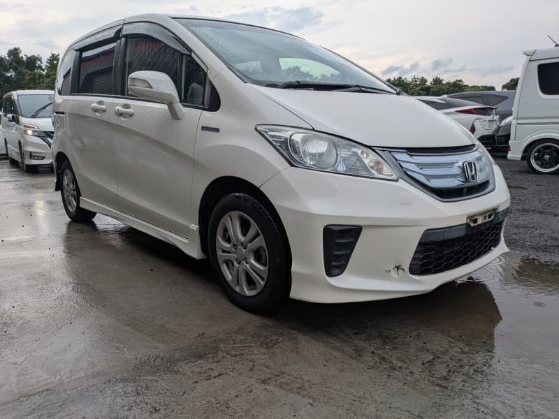 HONDA FREED 2012