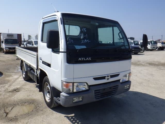NISSAN ATLAS 2004