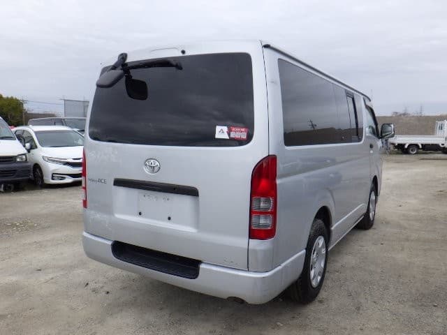 TOYOTA HIACE 2005 9 thumbnail 10