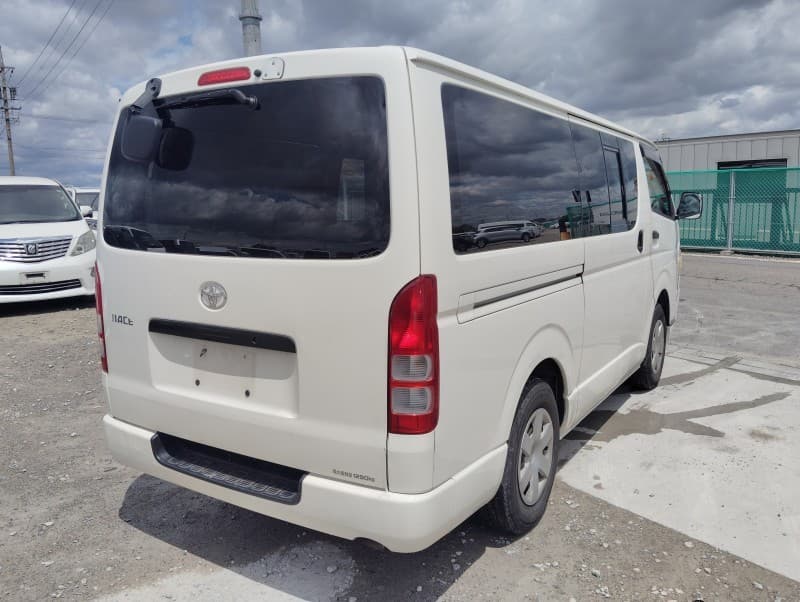 TOYOTA HIACE 2006 2 thumbnail 3