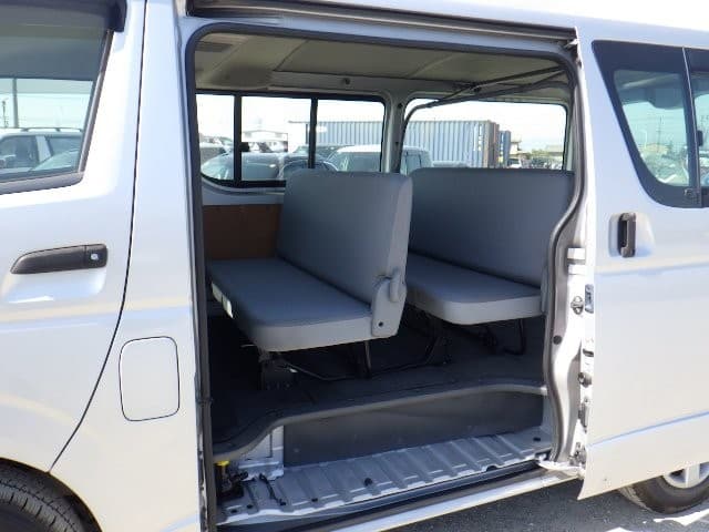 TOYOTA HIACE 2007 12 thumbnail 2