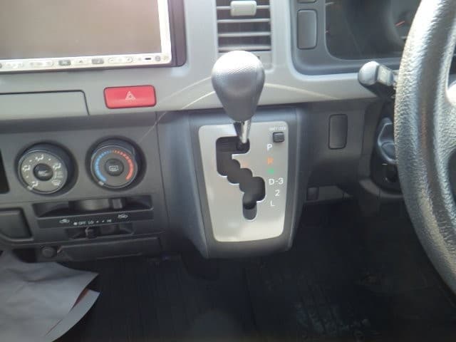 TOYOTA HIACE 2007 12 thumbnail 16