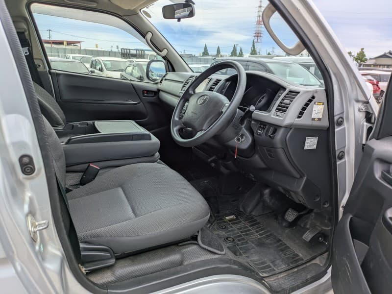 TOYOTA HIACE 2013 11 thumbnail 13