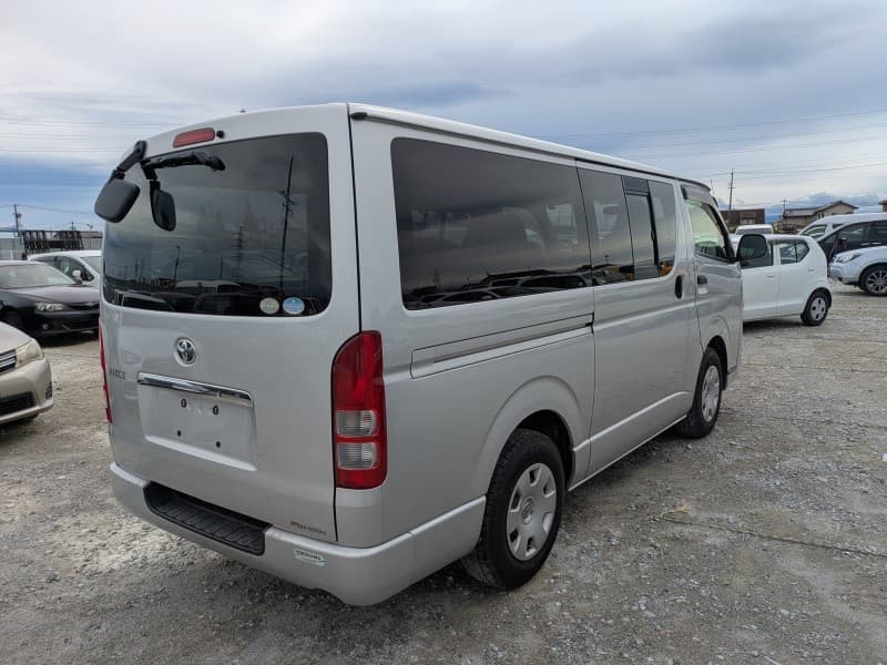TOYOTA HIACE 2013 11 thumbnail 4