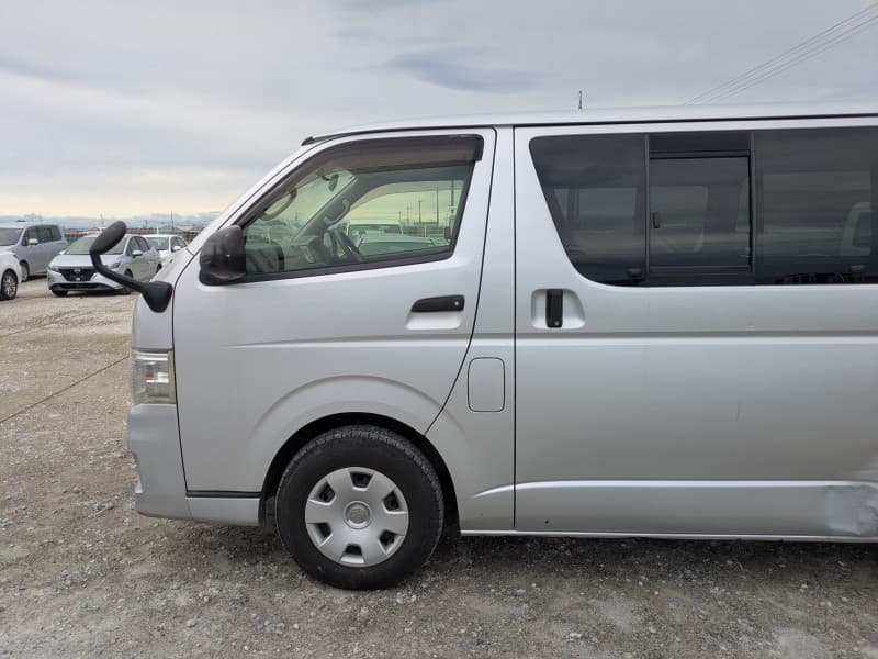 TOYOTA HIACE 2013 11 thumbnail 8