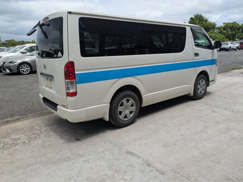 TOYOTA HIACE 2014 5 thumbnail 4