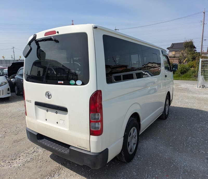TOYOTA HIACE 2015 3 thumbnail 12