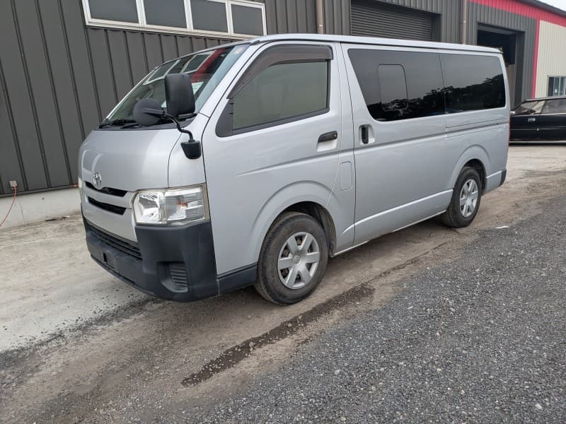 TOYOTA HIACE 2015 3 thumbnail 14