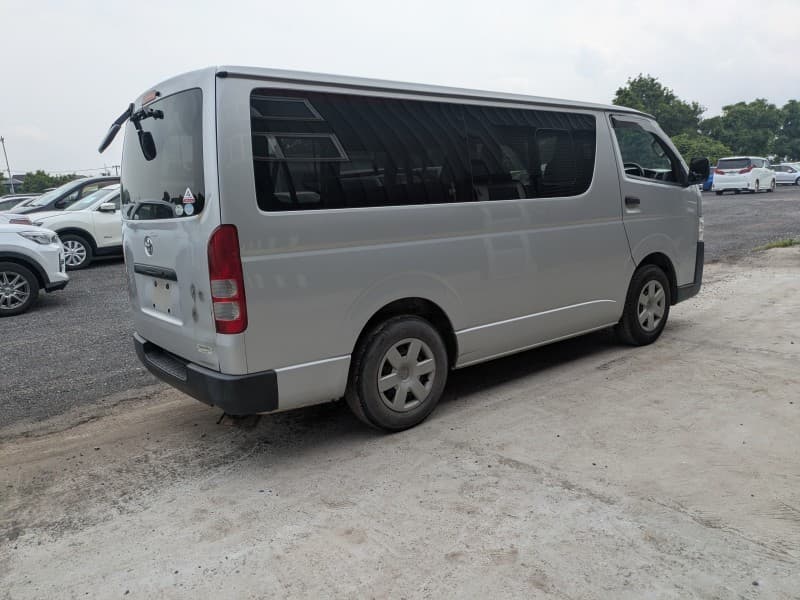 TOYOTA HIACE 2015 3 thumbnail 16
