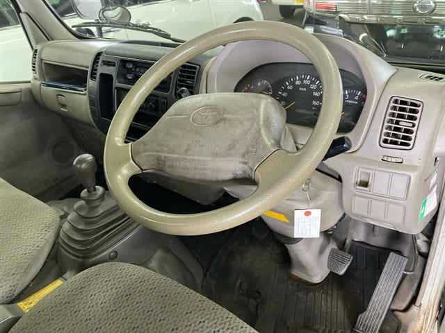 TOYOTA DYNA 2004 11 thumbnail 6