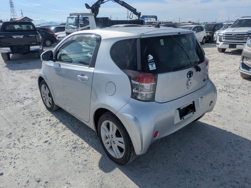 TOYOTA IQ 2009 5 thumbnail 6