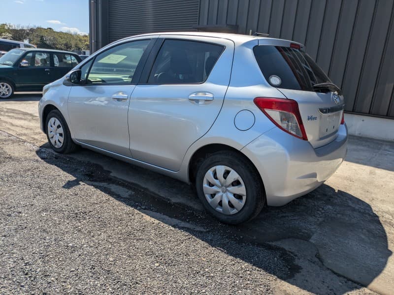 TOYOTA VITZ 2012 11 thumbnail 6