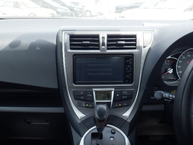 TOYOTA RACTIS 2010 12 thumbnail 10