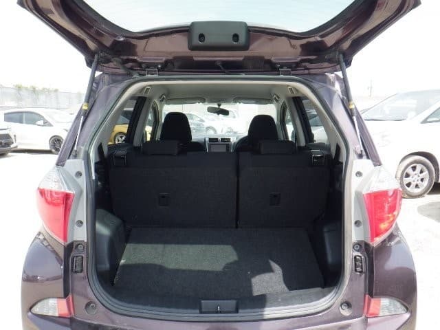 TOYOTA RACTIS 2010 12 thumbnail 5