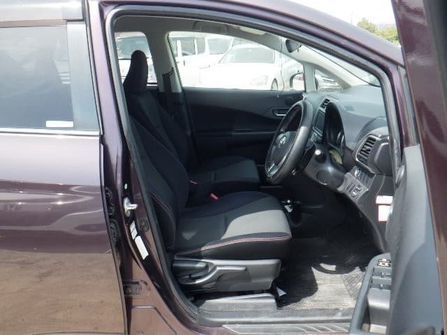 TOYOTA RACTIS 2010 12 thumbnail 8