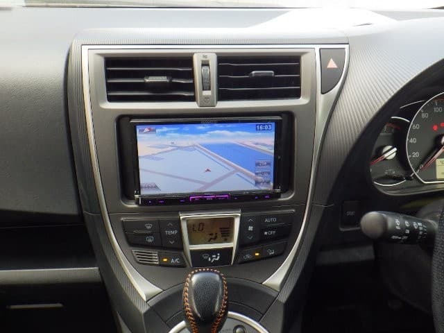TOYOTA RACTIS 2011 7 thumbnail 10